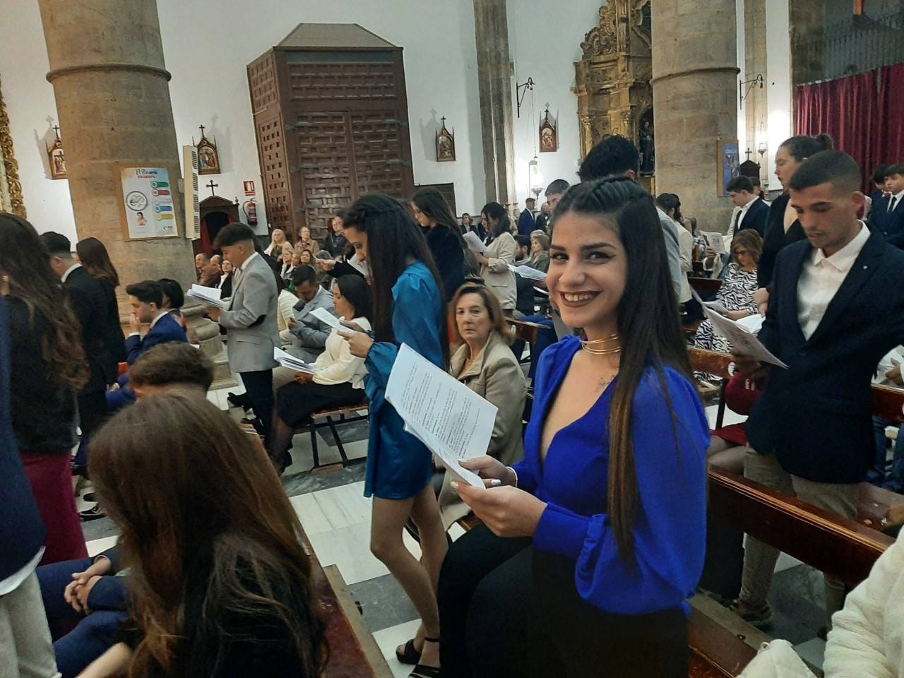 Los confirmandos leyeron las partes de la ceremonia 