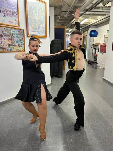 Los bailarines Veronica y Crhistian vuelven a destacar en competiciones