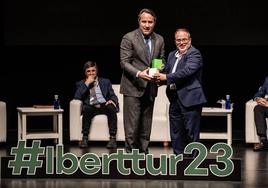 El Raposo recibe el reconocimiento a la iniciativa en «Sostenibilidad en Turismo Azul»