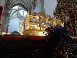 La Urna con el Cristo Yacente ya preparados