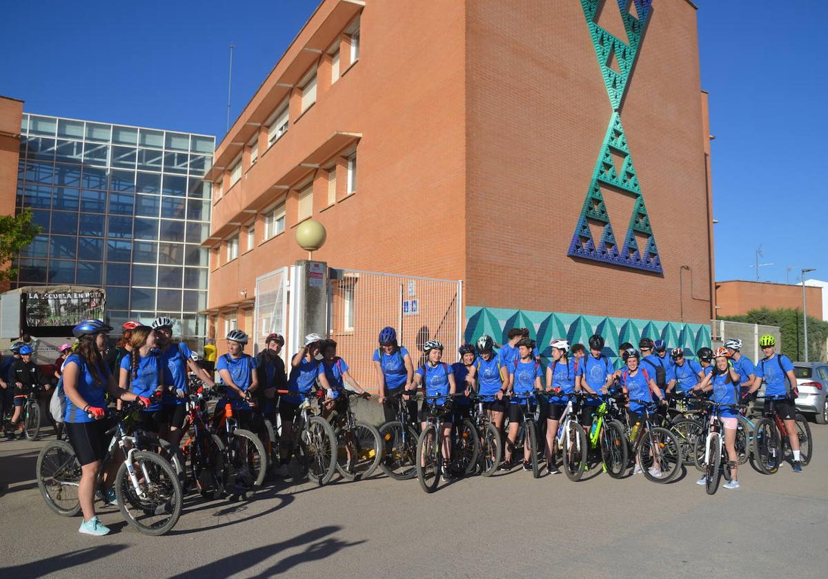 Los alumnos de 1º de bachilñlñerato que esta martes harán la primera etapa