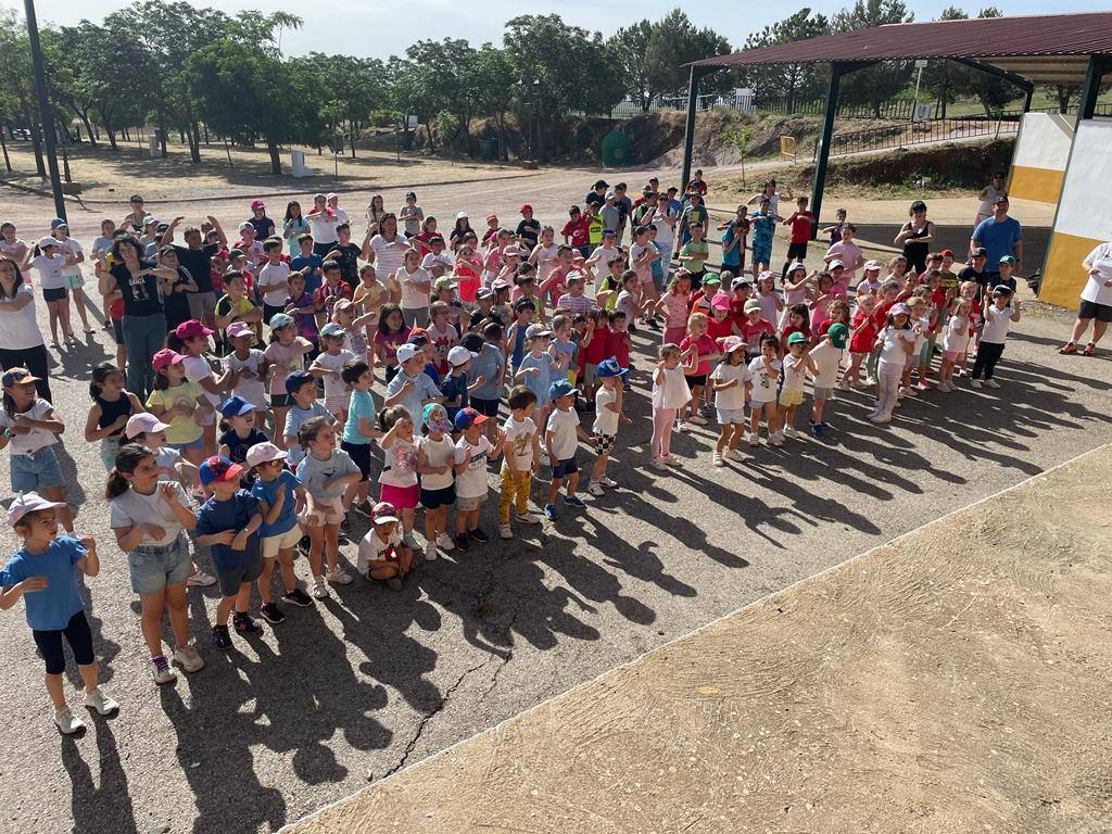 Alumnos del Mauricio Tinoco en la Sierra por el Día del Centro