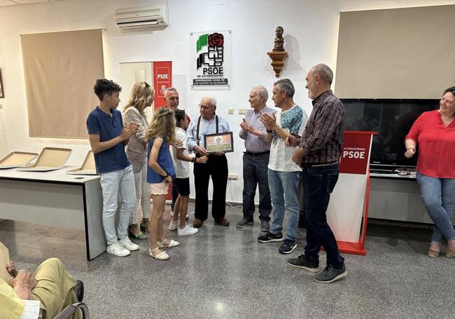 Uno de los hermanos Amador durante el reconocimiento