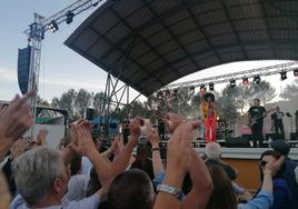 Actuaciín de Los Mickis