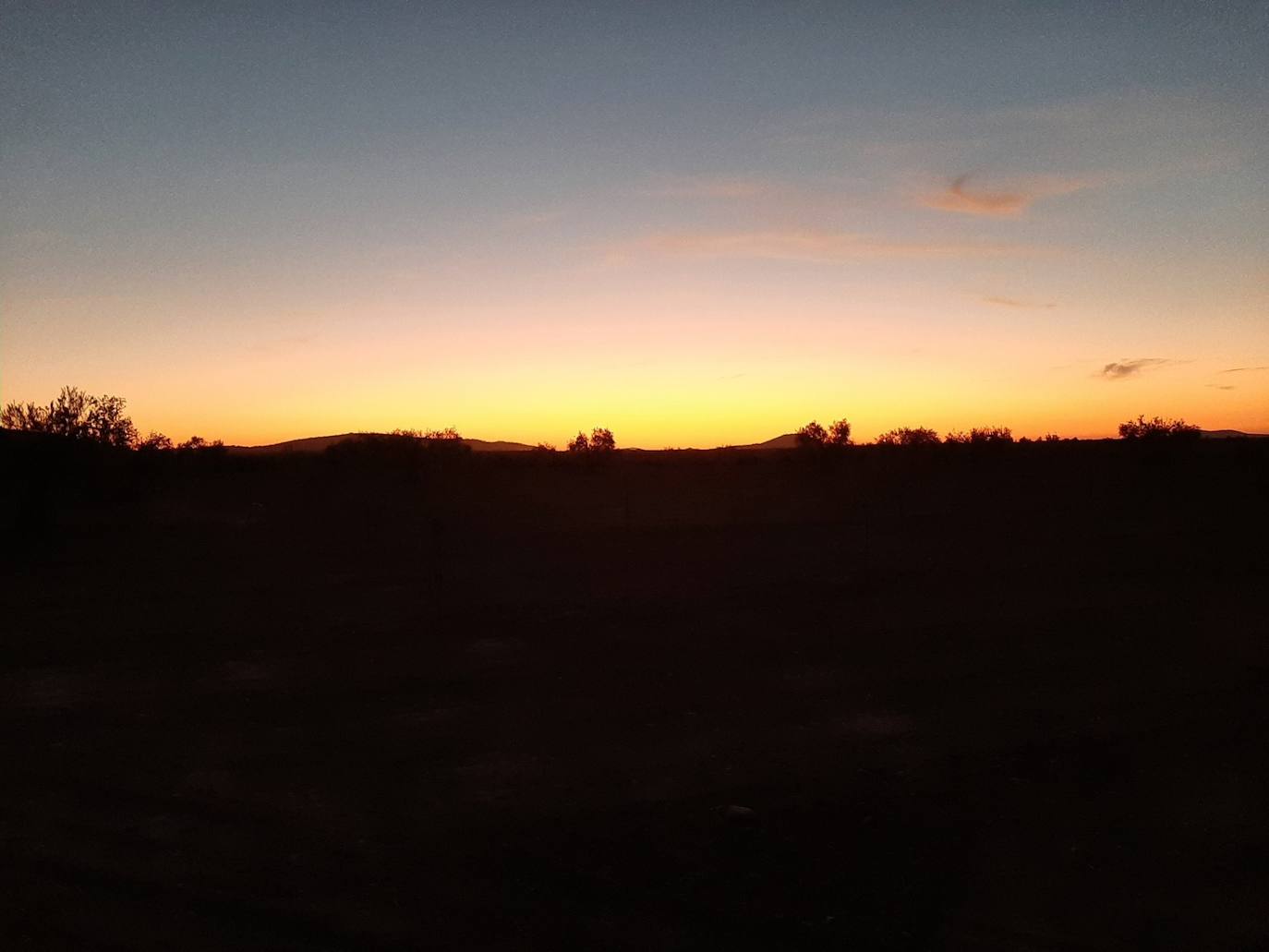El sol se esconde y sigue el calor