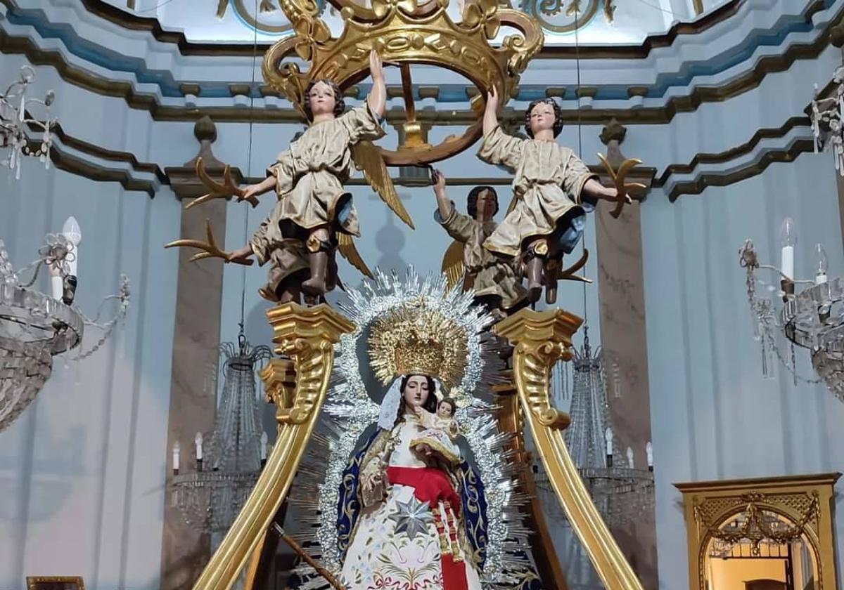 La Virgen de la Estrella ya está vestida para la Novena y las próximas fiestas