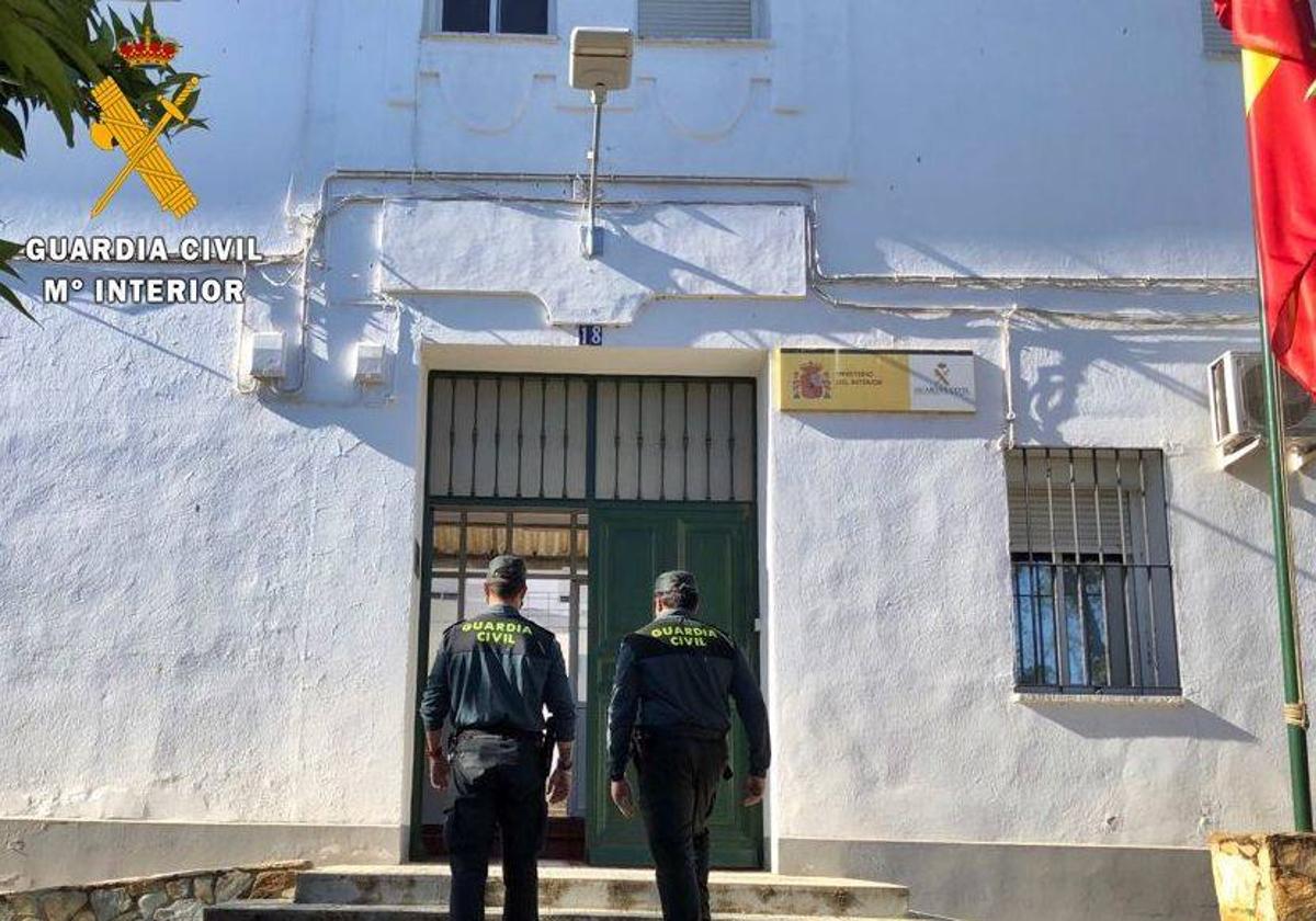 Puesta de entrada del Cuartel de la Guardia Civil de Los Santos