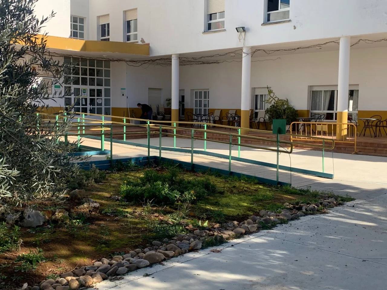 El ayuntamiento convoca bolsas de trabajo para auxiliar de ayuda a domicilio, de enfermería y cuidador de personas con discapacidad