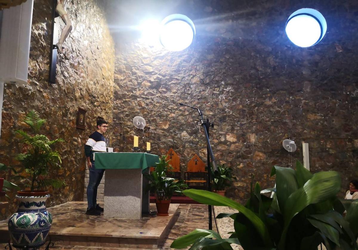 Oscar exponiendo su experiencia