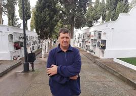 Antonio Gordillo Garay, en la que es su segunda casa, el cementerio