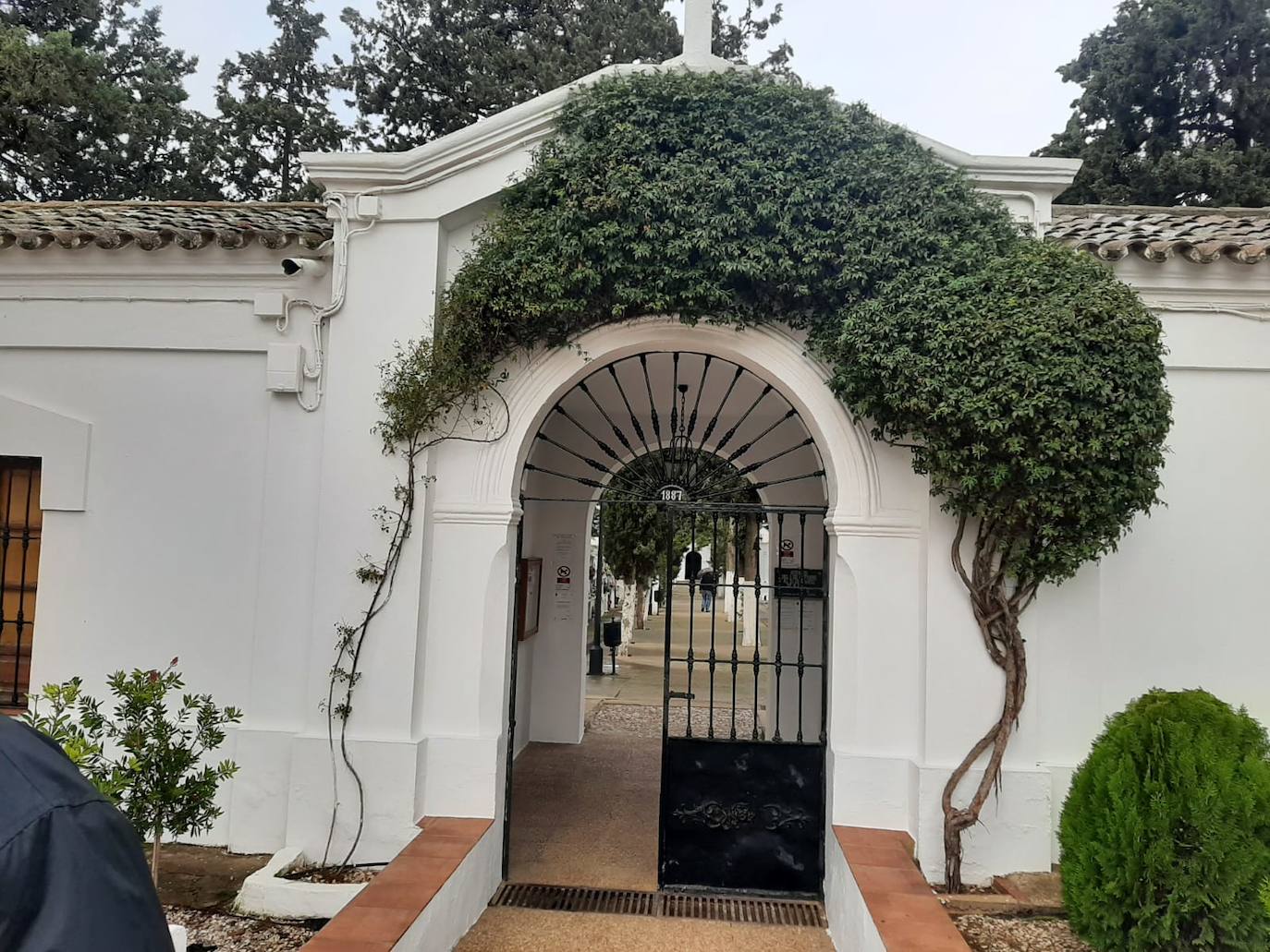 Puerta de entrada al cementerio
