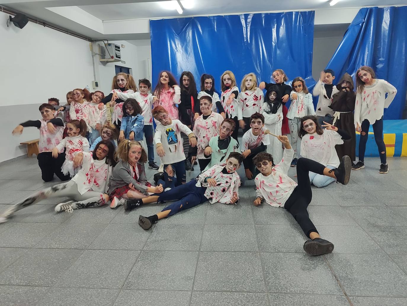 Alumnos participantes en el Romero del Terror