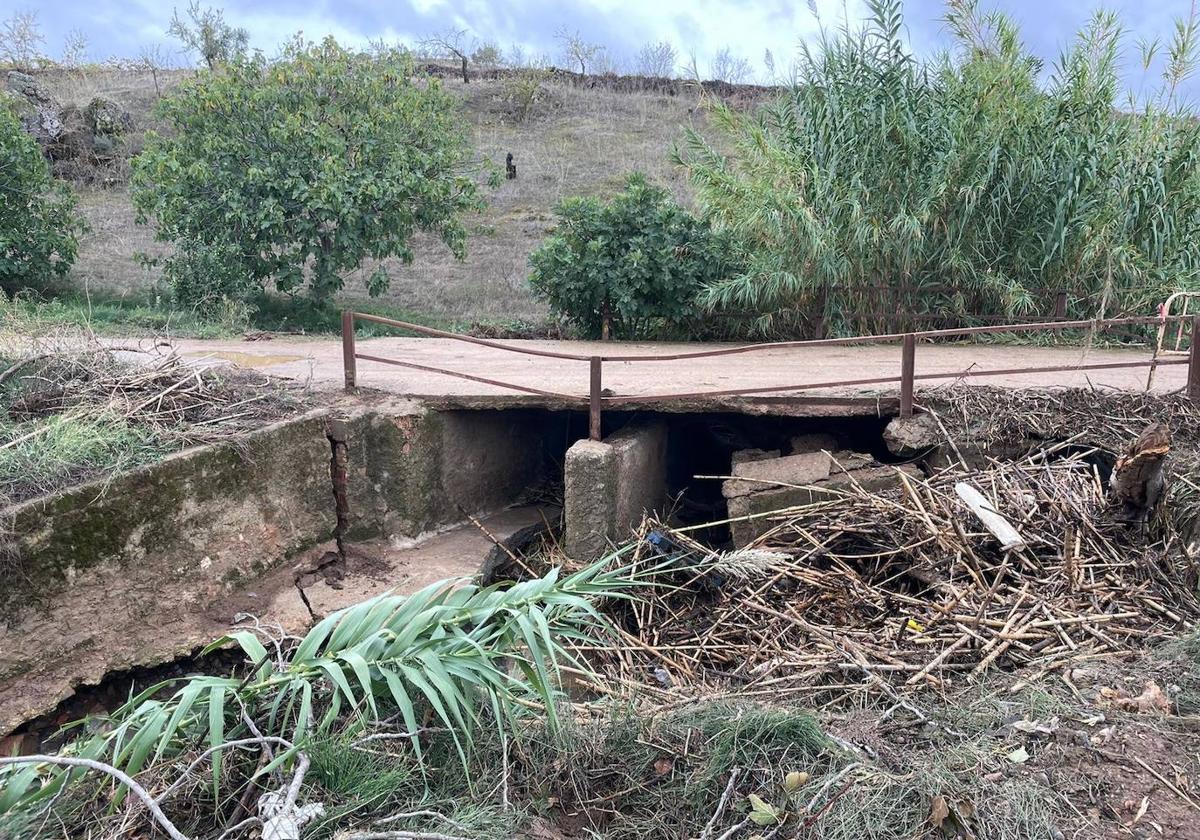 El puente ha perdido apoyos