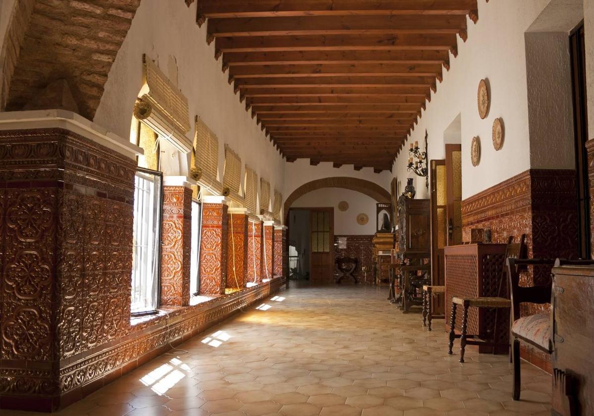 Solo el mantenimiento de parte del edificio, ya es difícil