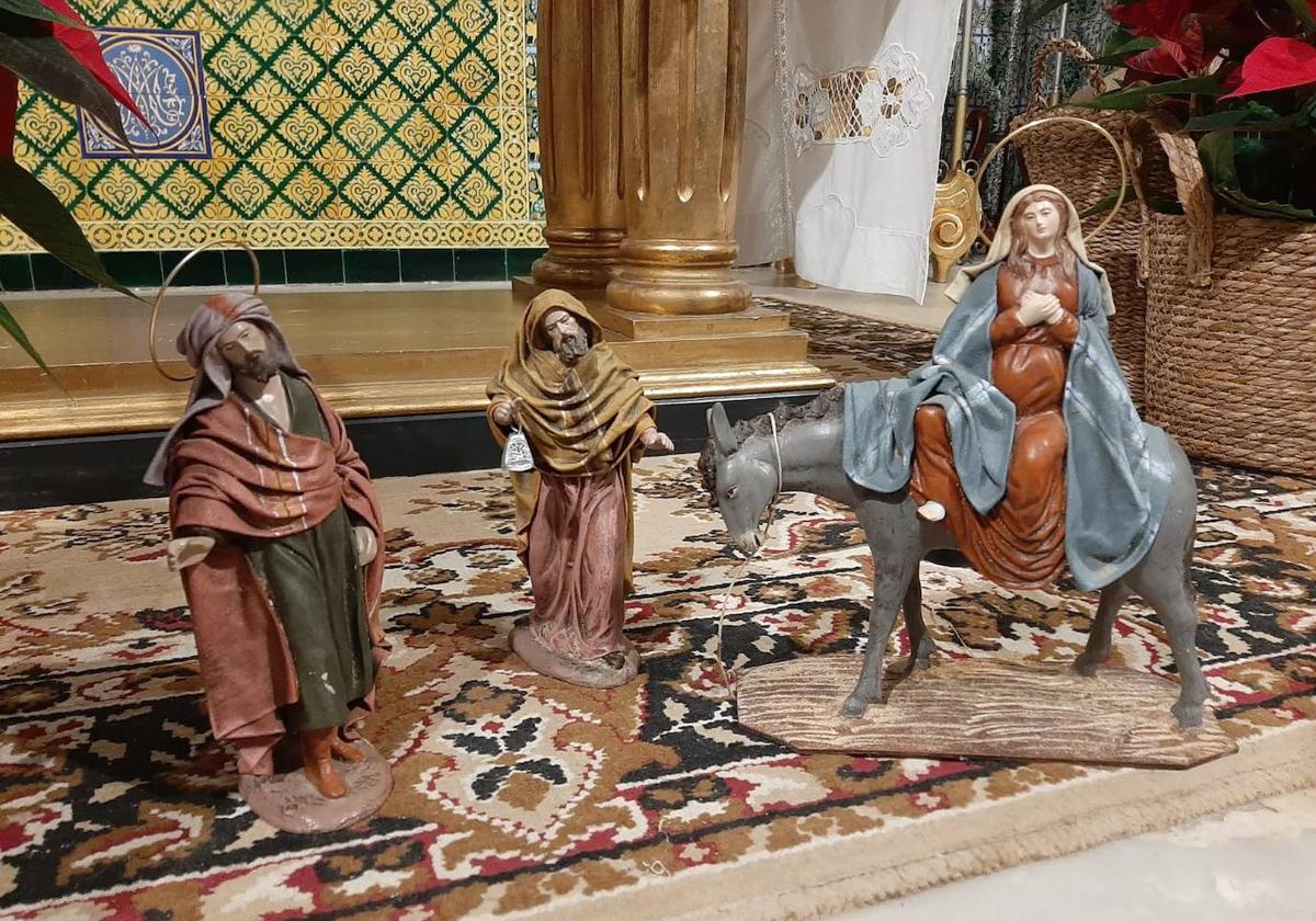 La escena de la Virgen embarazada antes de ser colocada en el belén