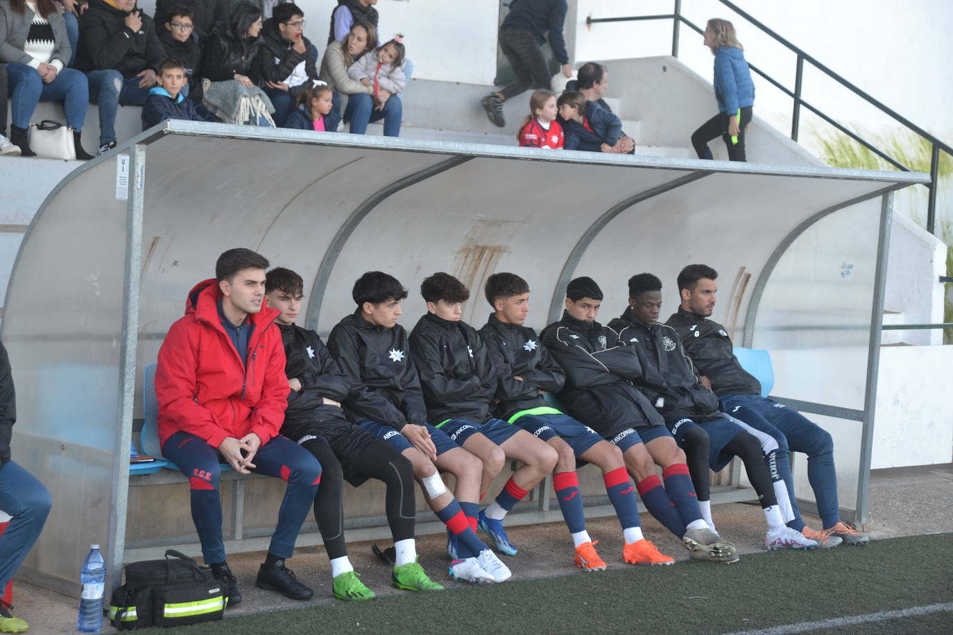 En el banquillo muchos juveniles