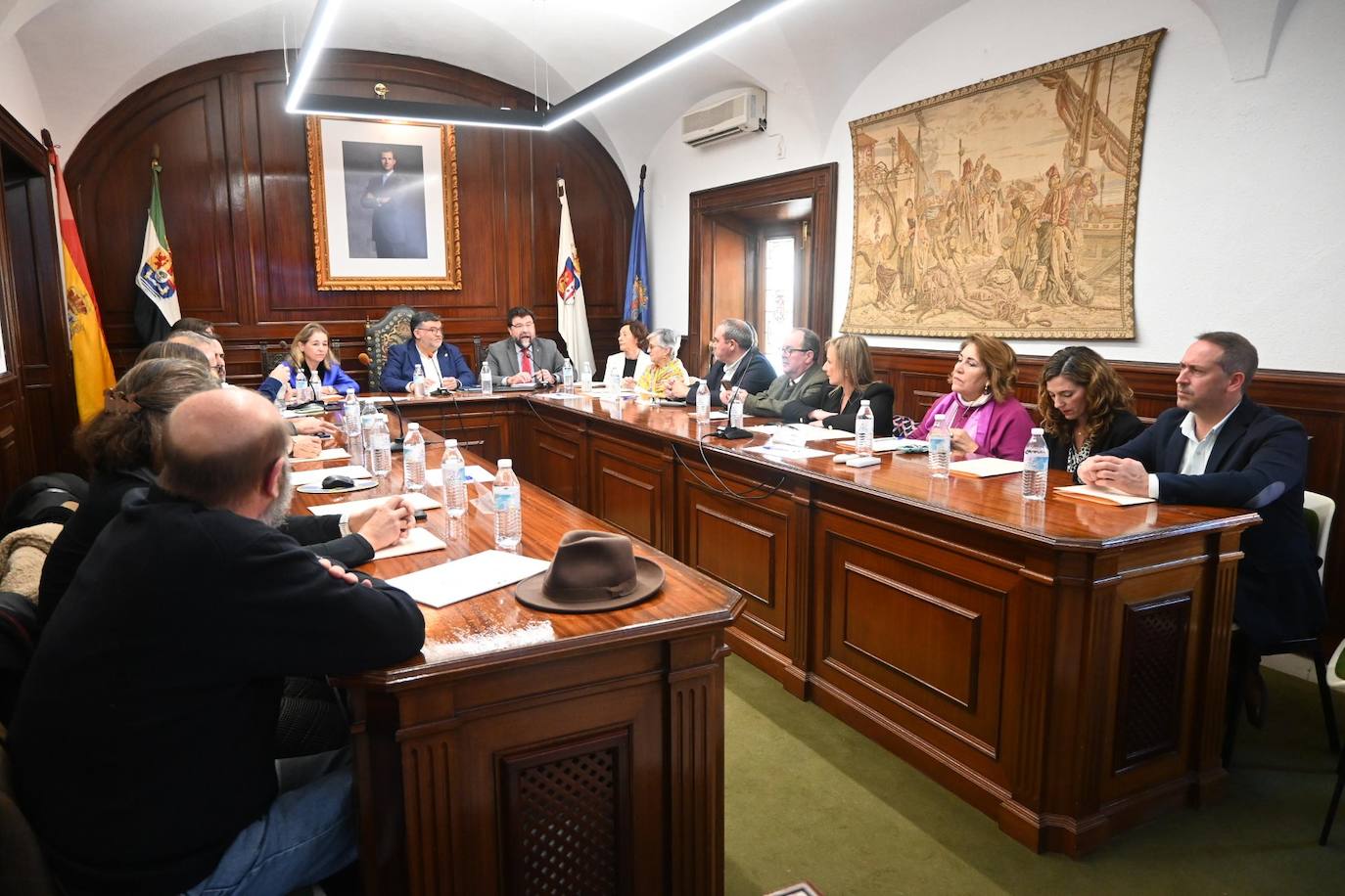 El Consejo Económico y Social de Extremadura reunidos en el Ayuntamiento de Los Santos