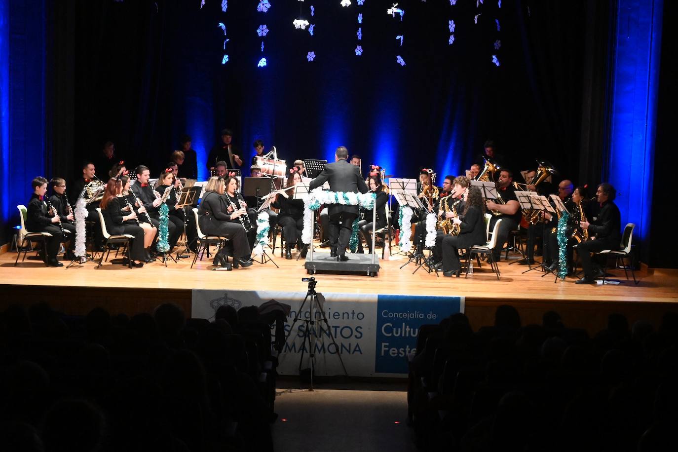 La Banda de la Escuela Municipal de Música ofreció un especial concierto de disney por Navidad