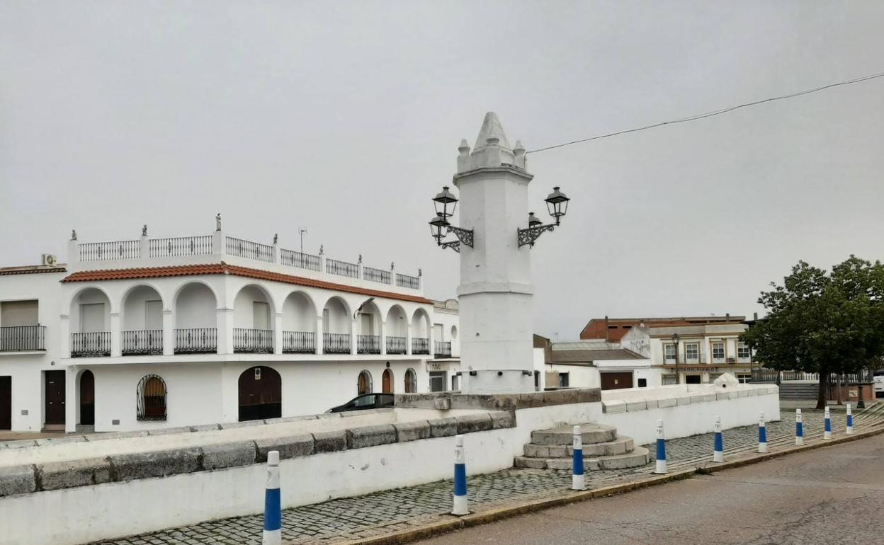 El pilar de Vistahermosa tras u restauración hace mas de una década