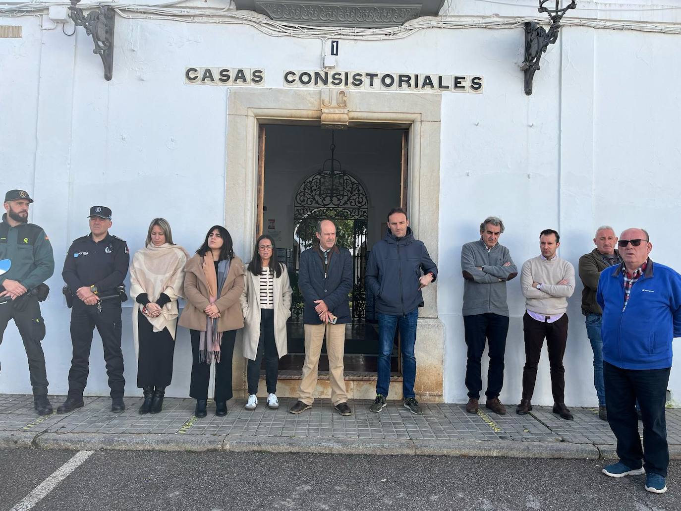 En la puerta del Consistorio