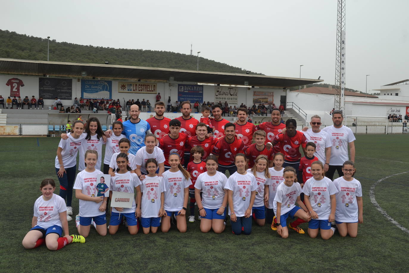 Foto de honor para el equipo Alevín D de chicas