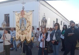 Presidido por el estandarte