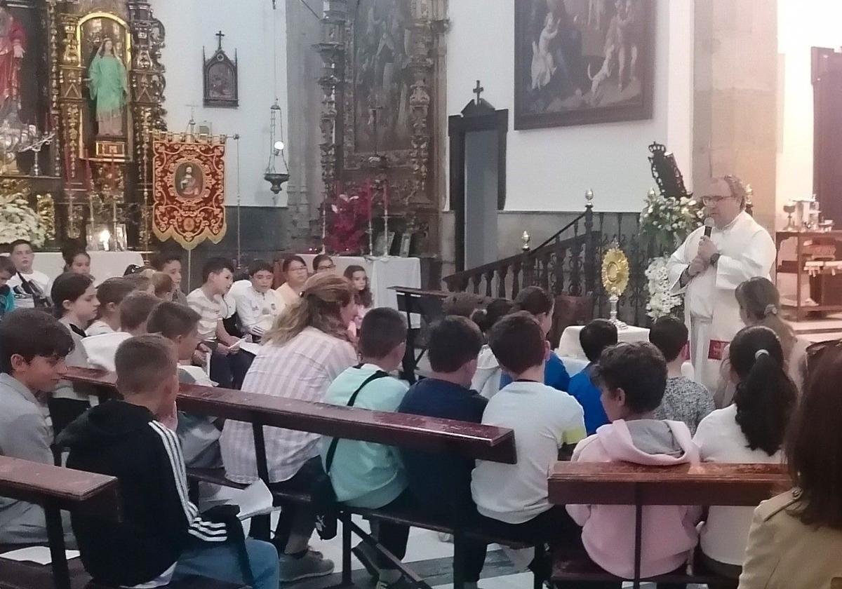 Adoración ante el Santísimo