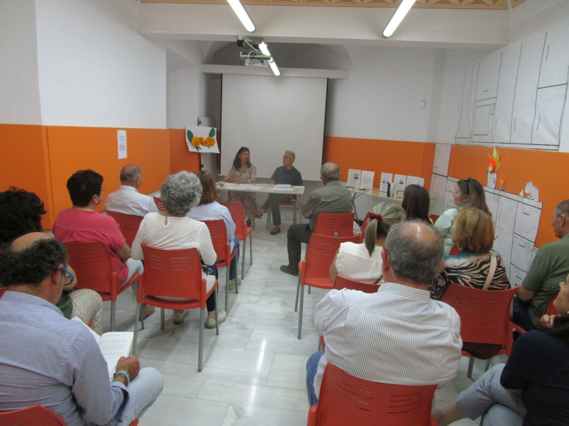 Una docena de personas asistieron al encuentro con aurores