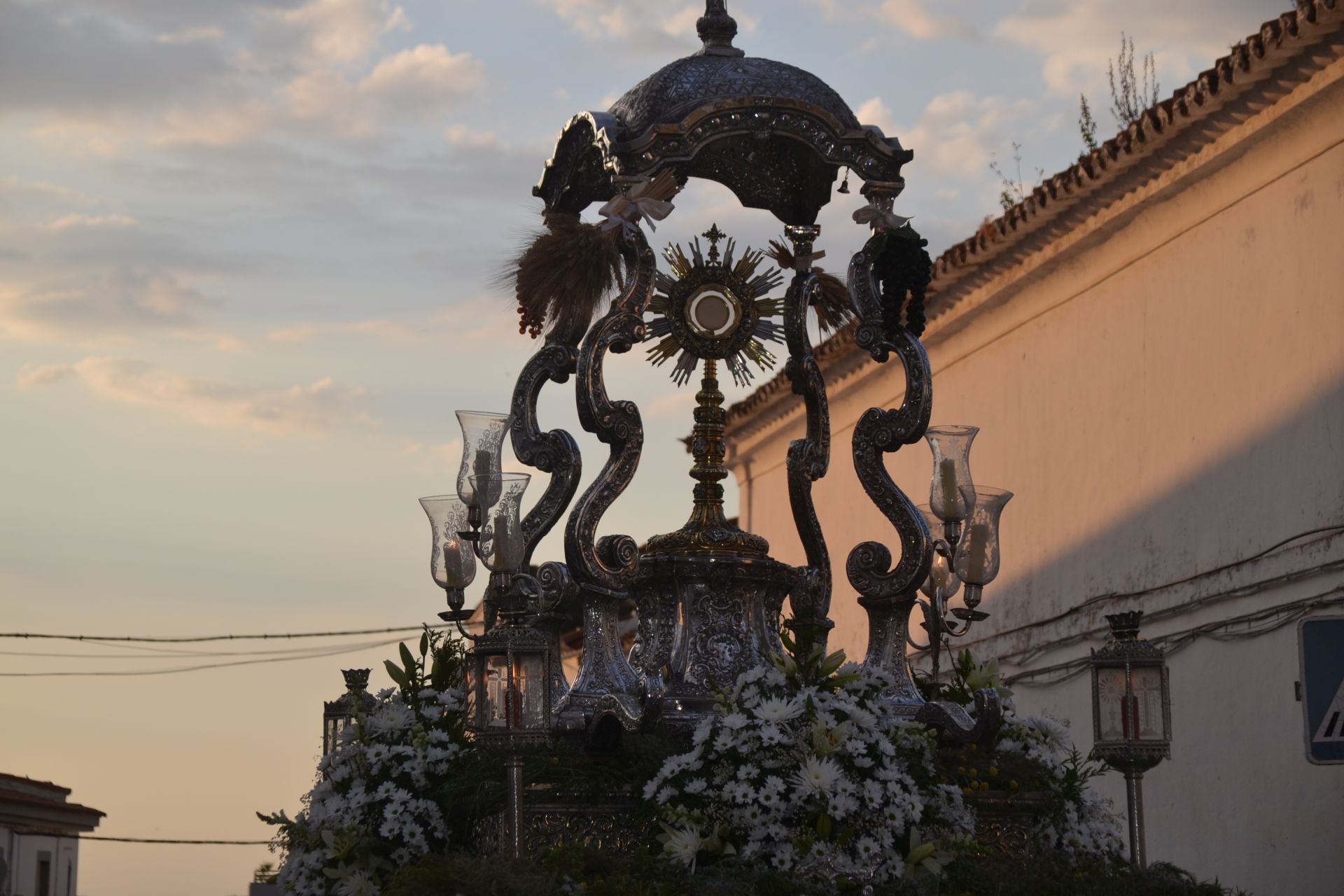 Al atardecer