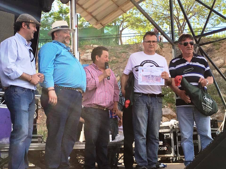Pacual y Rafa recogen su premio como campeones