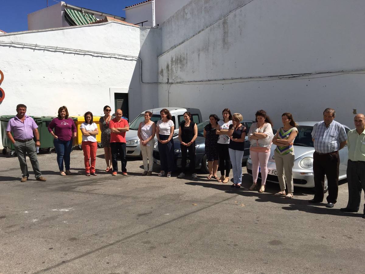 Minuto de silencio a las puertas del Ayuntamiento