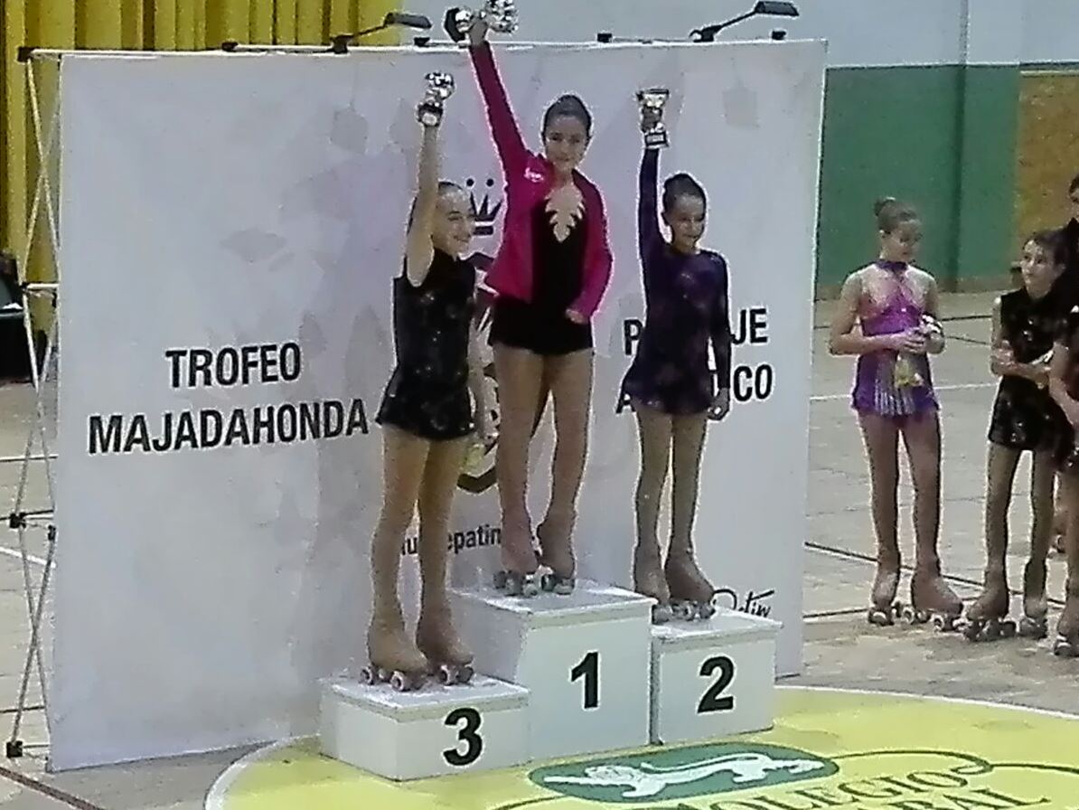 Patinando por Madrid y cargadas de premios
