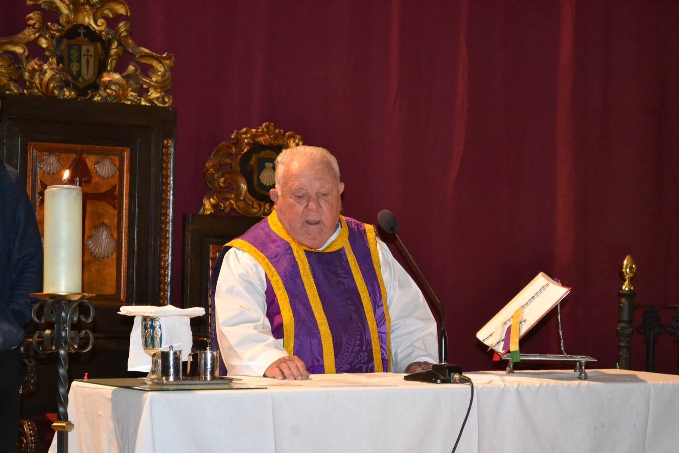 Don Victor presidiendo la Eucaristía el pasado 18 de Diciembre 