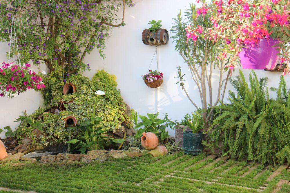 Víctor Manuel Blanco gana el concurso de Ornamentación Floral en patios, jardines y balcones