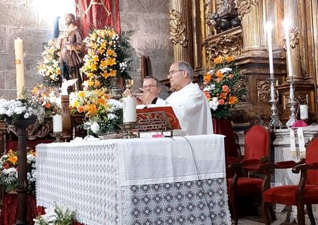 Imagen secundaria 1 - Don Francisco Cerro recordó su infancia en el pregón en honor a San Isidro
