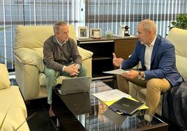 El alcalde malpartideño se reúne con el Consejero Manuel Martín para tratar temas de interés para la localidad
