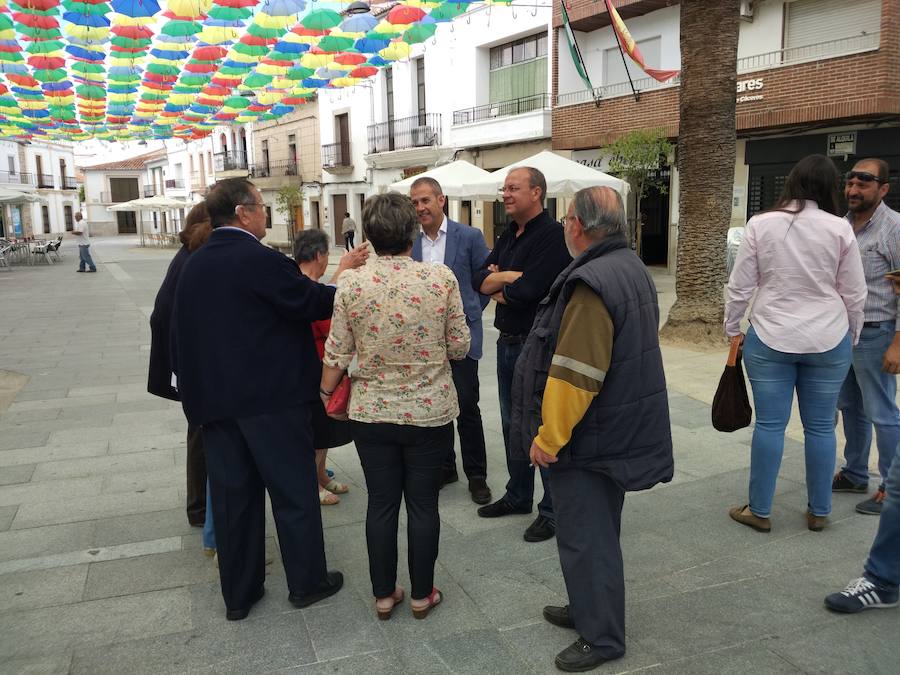 Monago critica al PSOE y a Ciudadanos por hacer una “campaña en favor del veto” y afirma que el colegio de Malpartida “tiene muchas deficiencias”