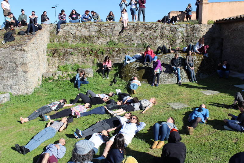 Más de 50 estudiantes de Bellas Artes del País Vasco dan vida al Museo Vostell