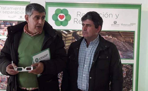 El alcalde y el concejal de Medio Ambiente durante la inauguración. 