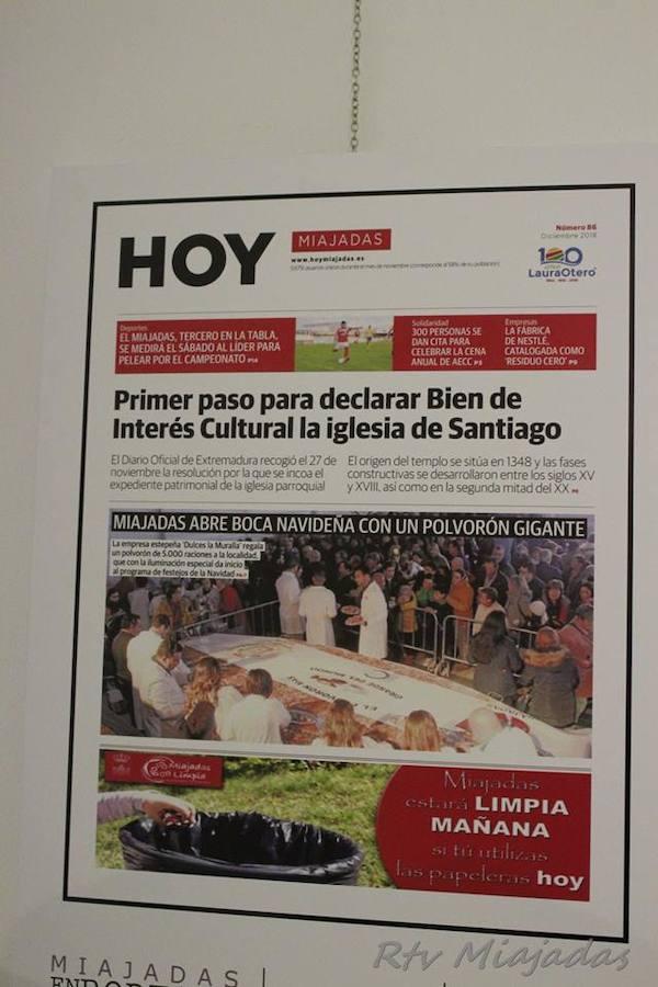 Exposición de portadas de HOY y de HOY Miajadas en el Palacio Obispo Solís en la que se repasan los acontecimientos más destacados de la localidad y que tuvieron su espacio en el periódico