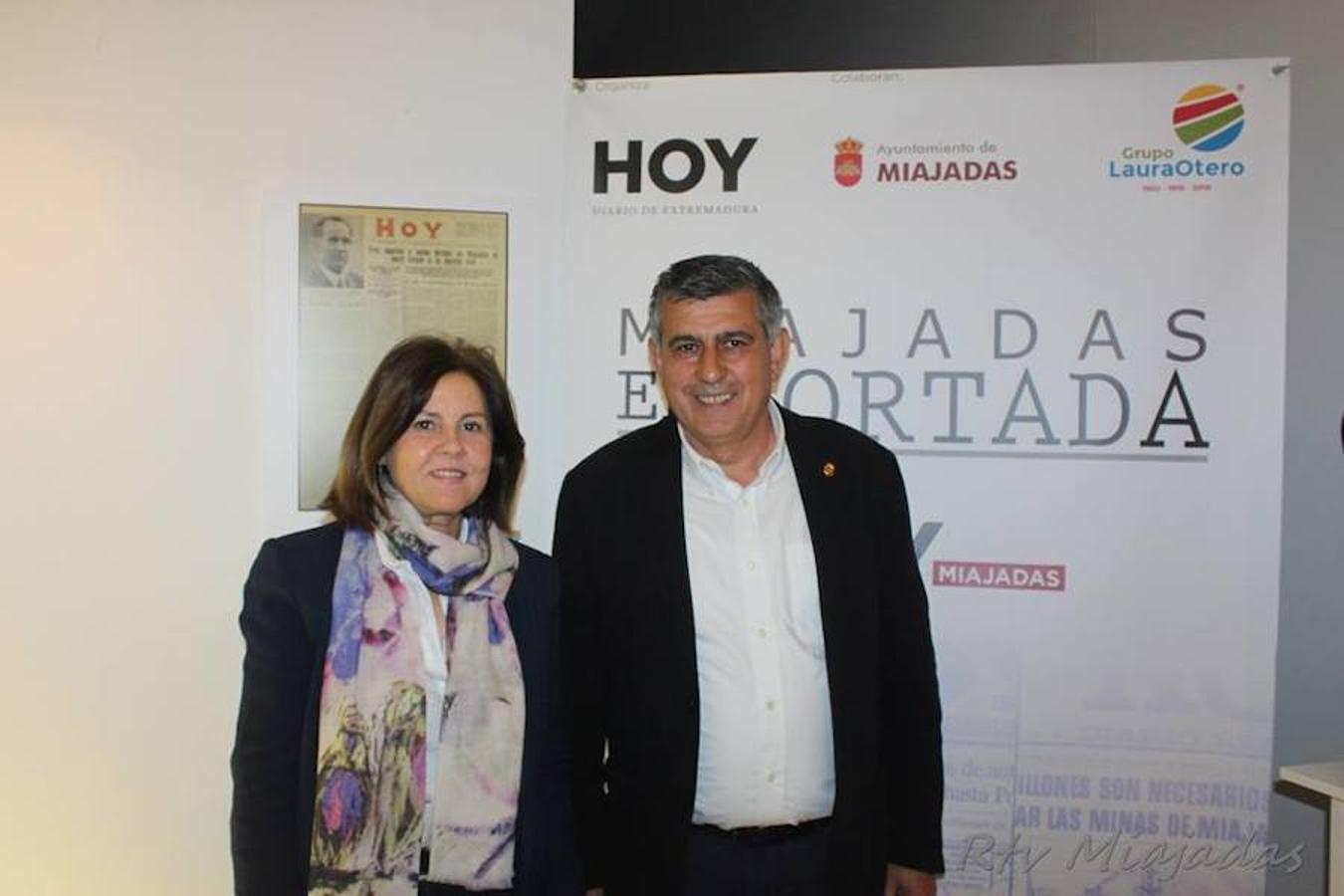 Exposición de portadas de HOY y de HOY Miajadas en el Palacio Obispo Solís en la que se repasan los acontecimientos más destacados de la localidad y que tuvieron su espacio en el periódico