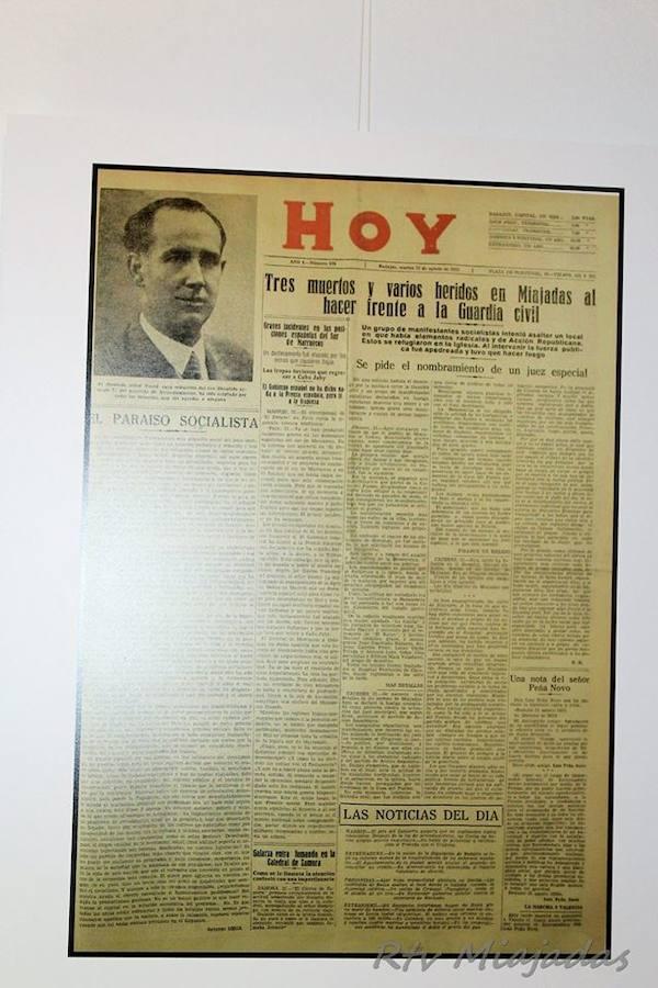 Exposición de portadas de HOY y de HOY Miajadas en el Palacio Obispo Solís en la que se repasan los acontecimientos más destacados de la localidad y que tuvieron su espacio en el periódico