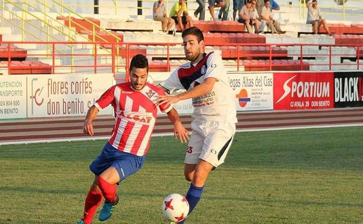 Juanlu, durante un partido con el CD Don Benito 