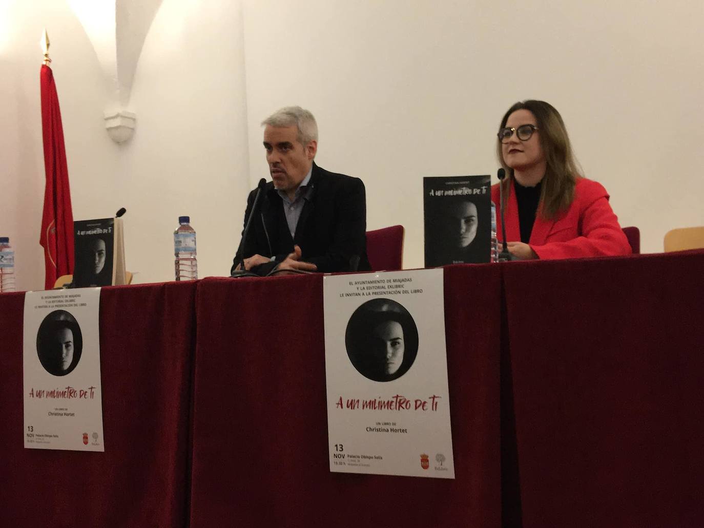 Presentación del libro 'A un milímetro de ti' / 