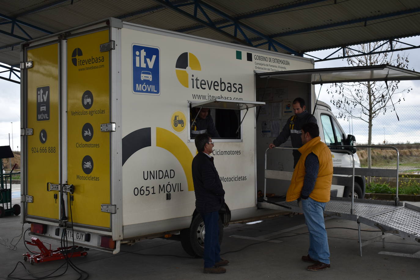 La ITV-Móvil agrícola amplía su estancia en Miajadas