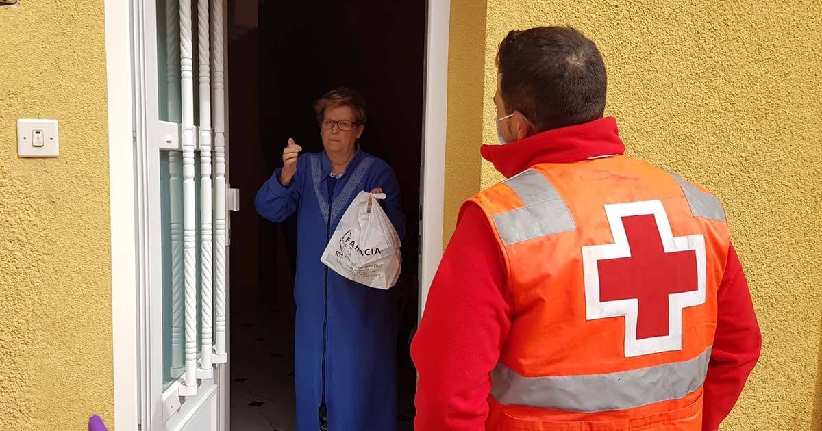 Cruz Roja repartirá tratamientos a domicilio para que los vecinos no tengan que desplazarse 