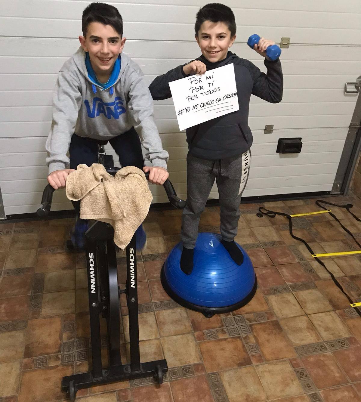 Samuel entrena acompañado a veces por su hermano Rodrigo 