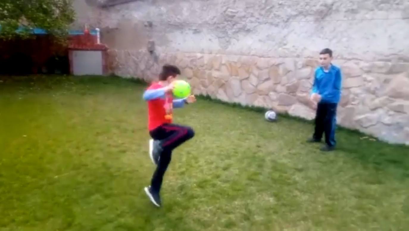 Los más afortunados tienen un patio en el que seguir entrenando 