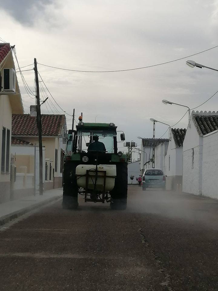 Hoy han finalizado las labores de desinfección en todas las calles de ambas pedanías 