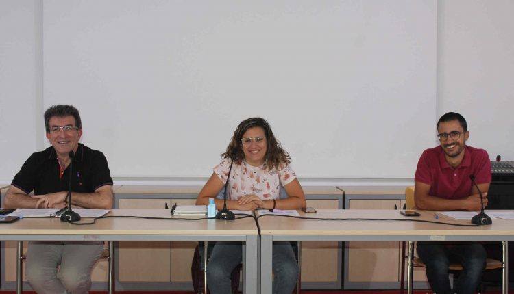 (Izq. a dcha). Rueda de prensa de Juan Leopoldo García, Alba Soto y Jesús Tello 